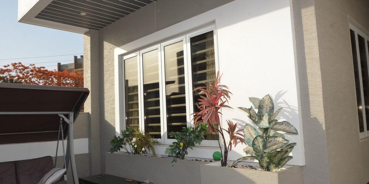 Ventanas de aluminio resistentes y seguras de una casa